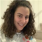 Insegnante di scuola primaria si offre come aiuto compiti